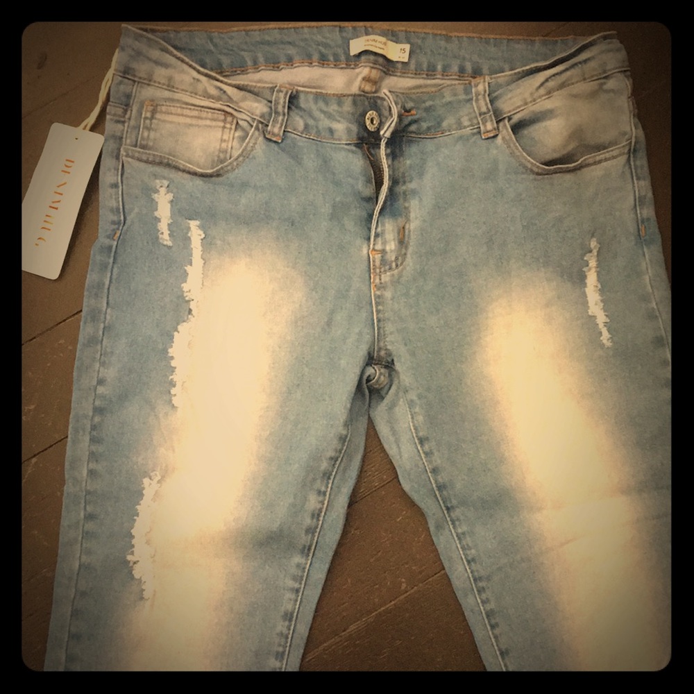 DENIM HUG Los Angeles